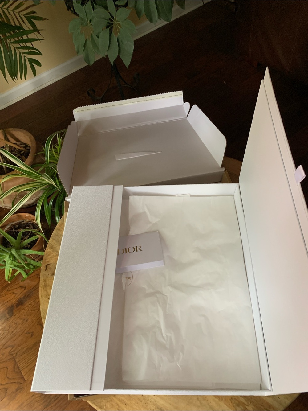 DIOR Gift Box - Large - Picture 9 of 9